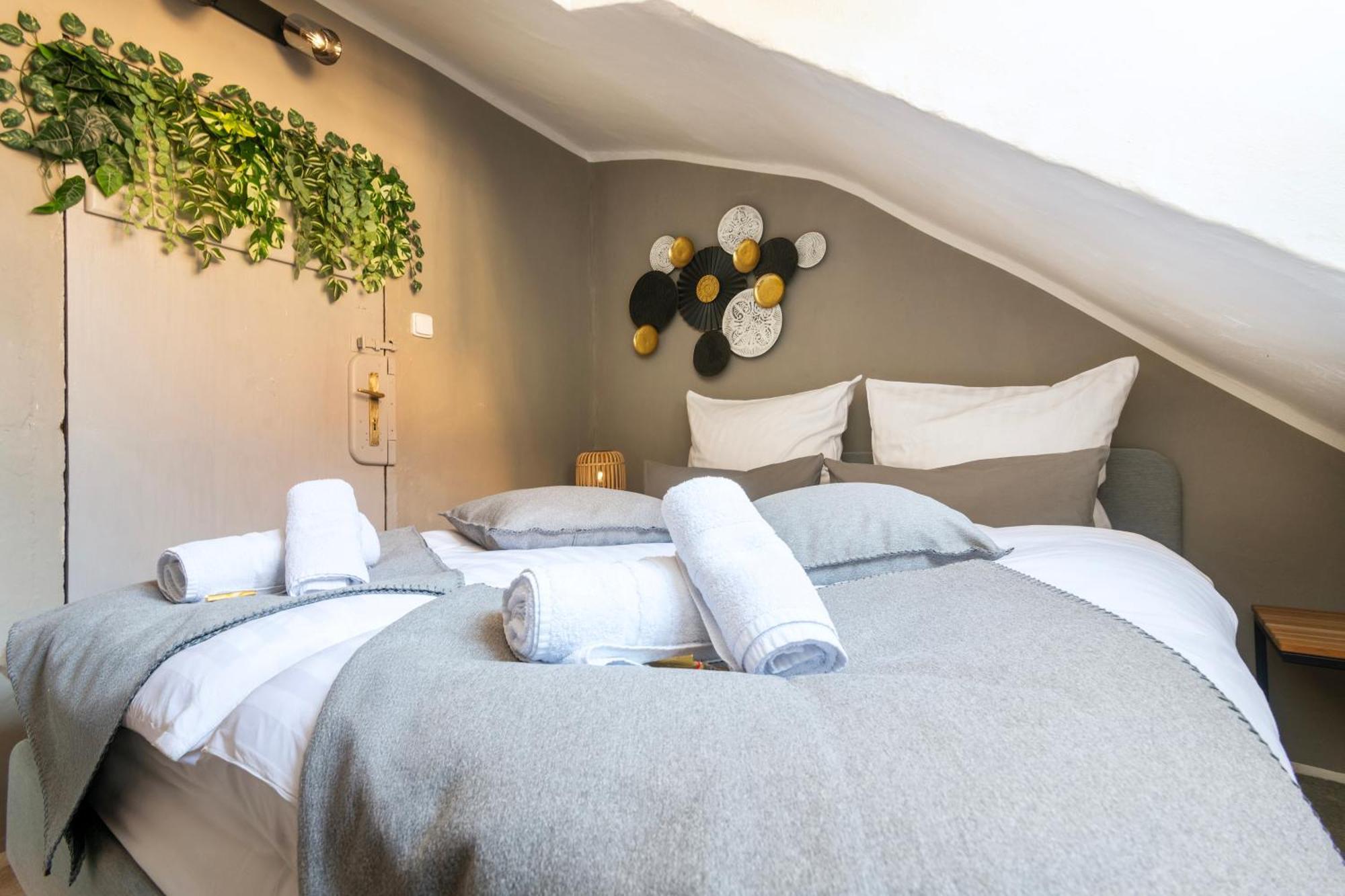 20 Seconds To Charles Bridge Apartamento Praga Exterior foto